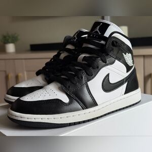 Women's Air Jordan 1 Mid
